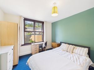 BED 2 - click for photo gallery